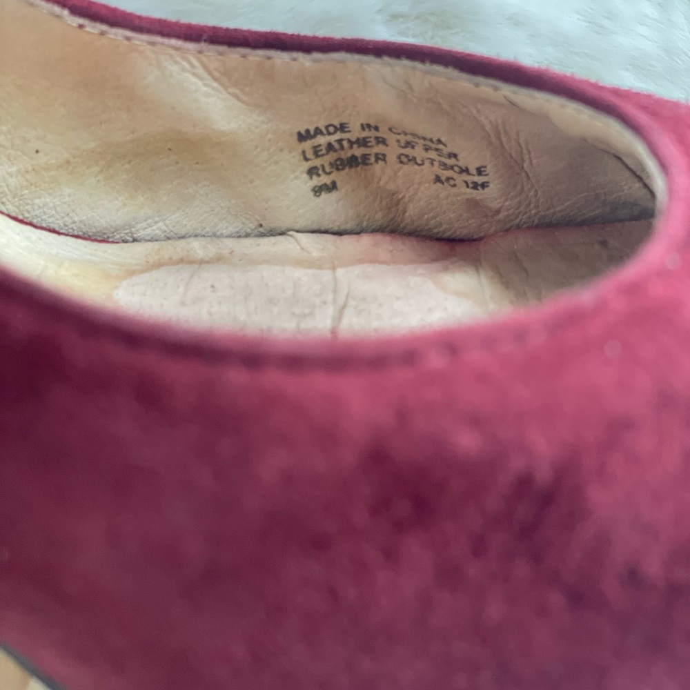 MICHAEL KORS LEATHER-SUEDE RED BURGUNDY 3 3/4” ROUND TOE HEELS w/Brass hardware - Picture 8 of 11